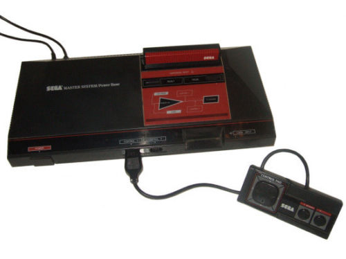CONSOLE MASTER SYSTEM 1 AVEC 2 MANETTES + GUN + 4 JEUX SOUS BOITE (occasion)